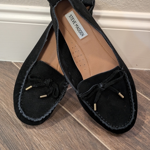 Steve Madden Shoes - Steve Madden Black Suede Flats with Bow